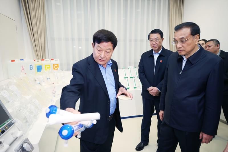 李克强：在转型升级中巩固经济社会发展向好势头
